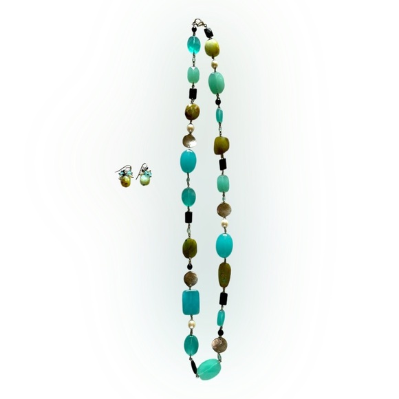 Jewelry - Elegant Turquoise and Green Beaded Necklace Set